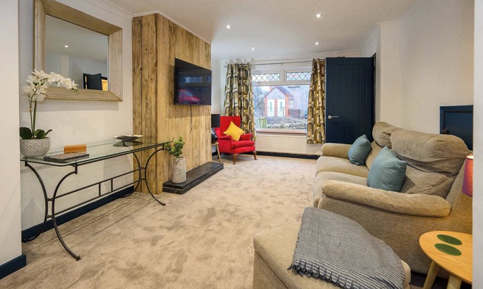 Staple Hill Casa | Little Coto: Bristol Home by StayStaycations