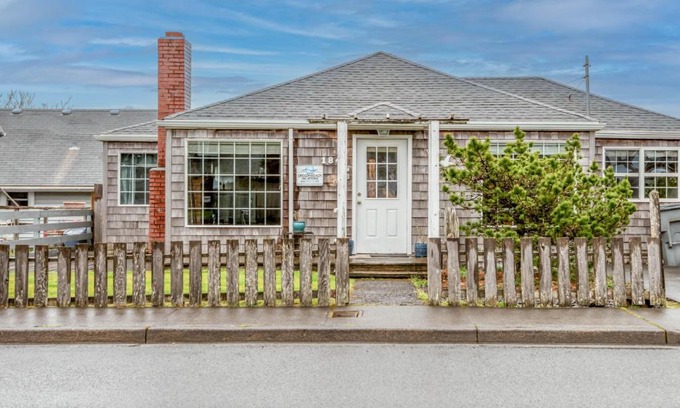 Seaside Casa | Little Cottage at the Coast