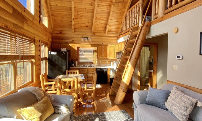 Caryville Casa | Little Cove Creek Cabin #1