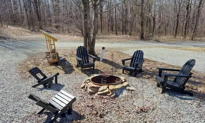 Jones Mills Casa | Little Eventyr Tiny House of the Laurel Highlands