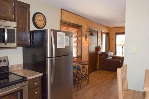 Red River Casa | Little Fanny - Pet Friendly - Satellite - Fireplace - Grill - Close to Everything