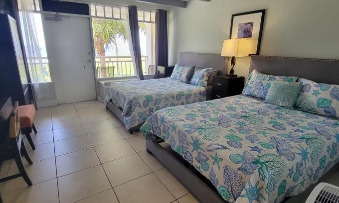 Ruskin Apartamento | Little Harbor Resort #202 Tampa Bay FL Beach, Hot Tub, Pools
