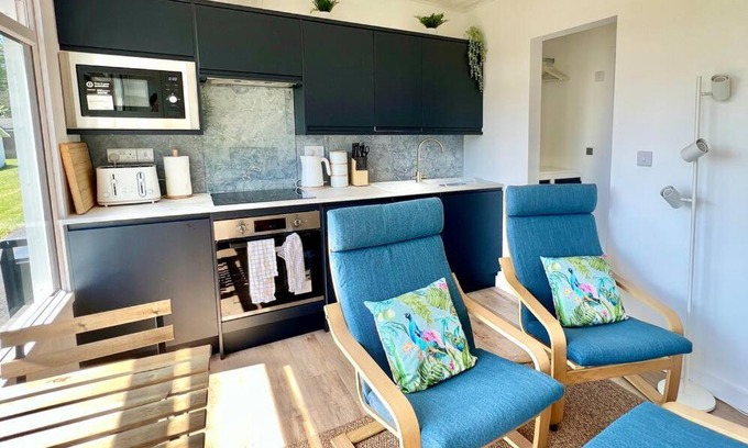 Dartmouth Chalet De Esquí | Little Haven Too, one bed chalet in Dartmouth