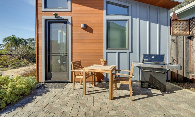 El Granada Apartamento | 'Little House By the Sea': Steps to Surfers Beach!