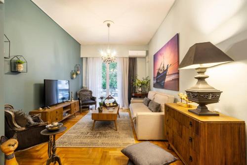 Ampelokipoi Apartamento | Little house in the city