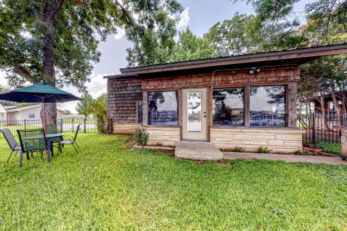 Kingsland Casa | Little House on LBJ