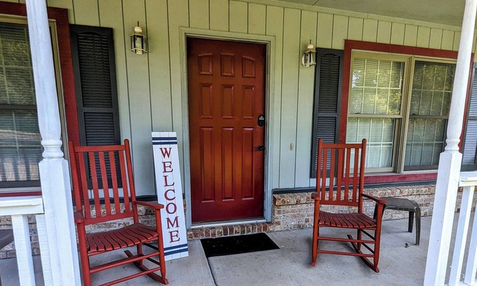 Tellico Village Casa | Little House on the "Parkway" in Beautiful Tellico Village Lake/Golf Community