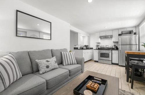 Historic Hyde Park North Apartamento | Little Hyde Out - Updated Hyde Park 1st Floor Apartment
