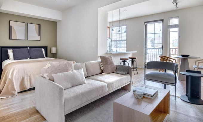 Little Italy Apartamento | Little Italy studio w gym pool nr light rail SAN-6