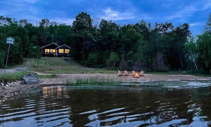 Lion's Head Cabina | Little Lake Lookout: Beach, Views, Dock, Dogs!