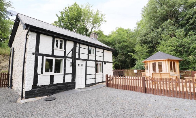 Welshpool Casa | Little Mill, Welshpool