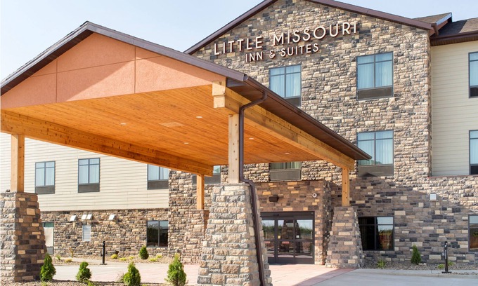 Watford City Hotel | Little Missouri Inn & Suites