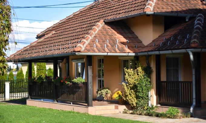 Cacak Casa | Little Nook