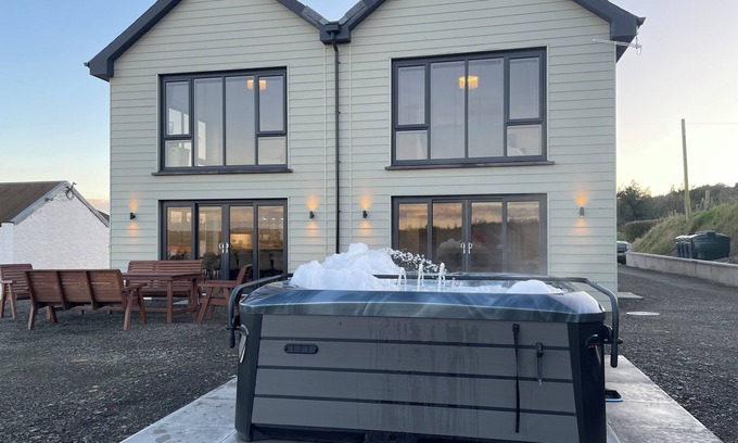 Whitland Cabaña | LITTLE PALE, pet friendly, luxury holiday cottage in Whitland