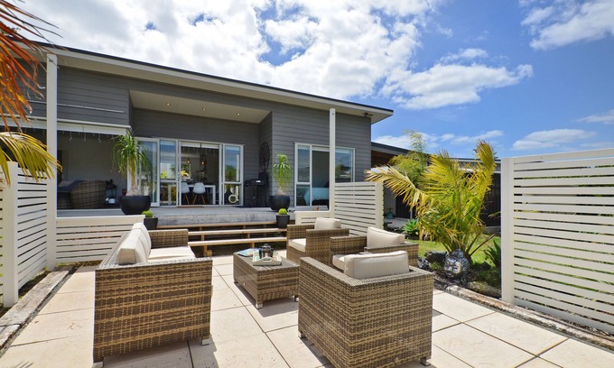 Mangawhai Cabaña | Little Pearl of Vista Verano - Mangawhai Holiday Home