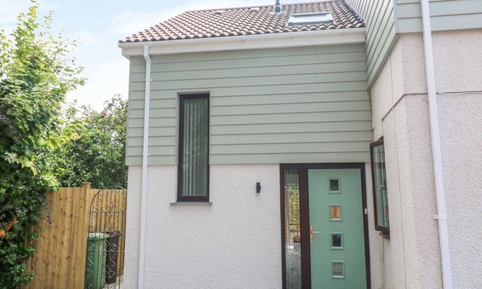 Carlyon Bay Casa | LITTLE PIPPIN, con un jardín en St. Austell, Ref. 986280