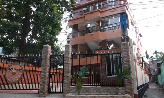 Rangpur Hotel | Little Rangpur Inn