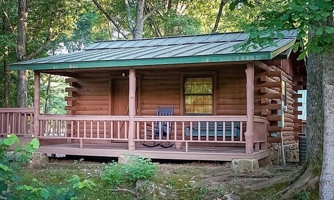 Heber Springs Cabina | Little Red River Waterfront Cabin for a perfect fishing getaway for two!