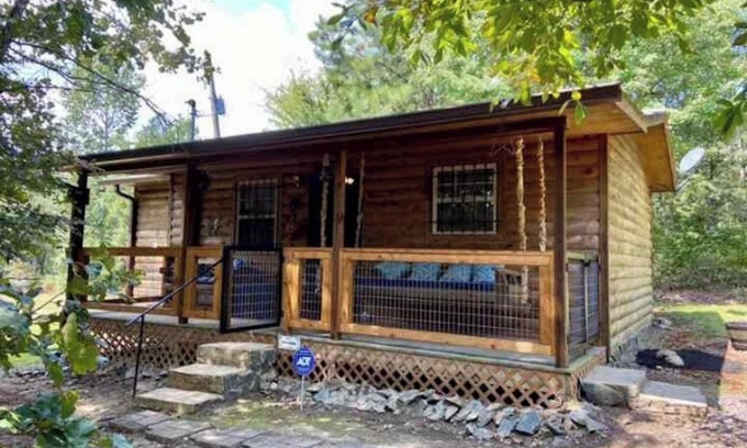Fort Payne Cabina | Little River Cabin. At the rim of the Canyon. Quaint, quiet and relaxing.