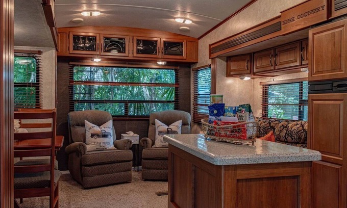 Greater Northdale Casa | Little RV on the Lake