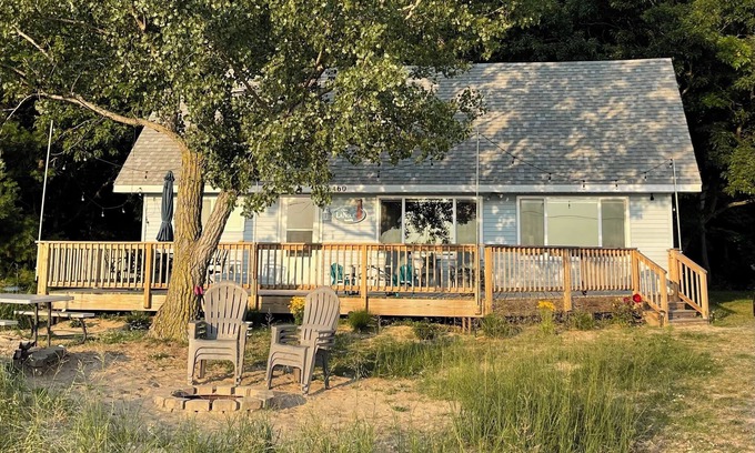 Mears Cabaña | Little Sable Point Lighthouse Beach Cottage Pet Friendly