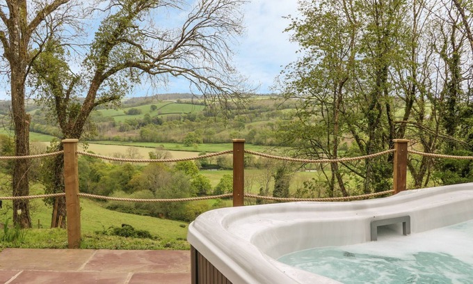 Umberleigh Cabaña | LITTLE SILVER LEAF, romántica en High Bickington, Ref 1000432