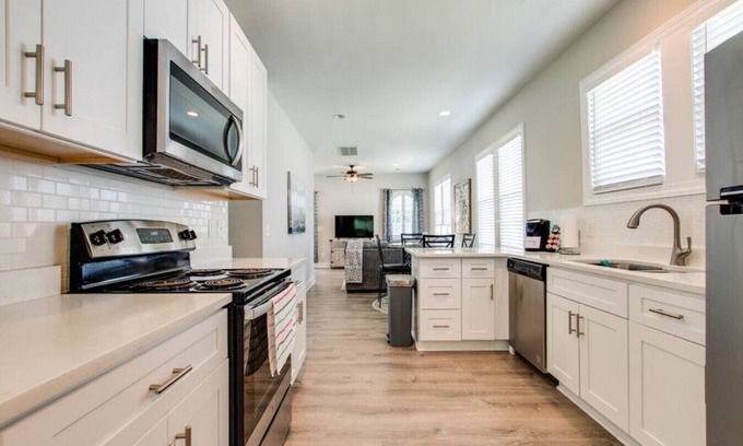 Murfreesboro Casa | Little Stone House in the Heart of Murfreesboro