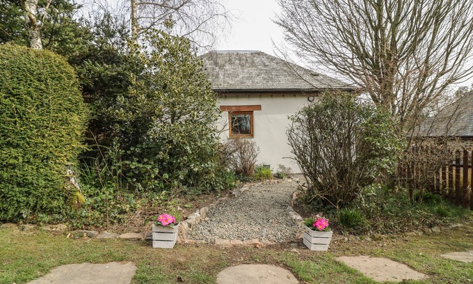 Sticklepath Cabaña | LITTLE TORR, romantic, country holiday cottage in Drewsteignton