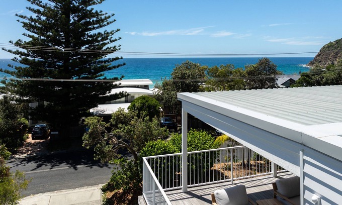 Boomerang Beach Casa | Little Umi beach house with views of Boomerang Beach. Pet friendly