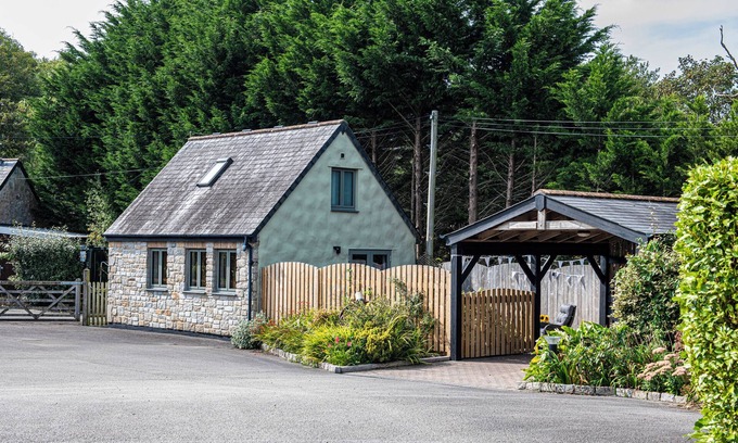 St. Columb Major Cabaña | LITTLE WILLOW, romantic, with a garden in St Columb Major