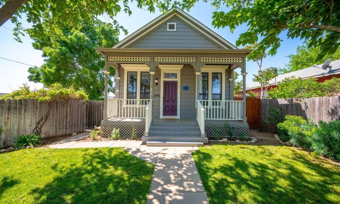 San Miguel Casa | Littlefield 1890 Victorian Retreat
