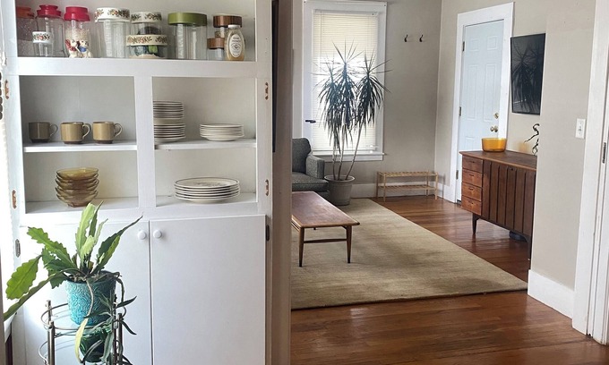 Littleton Apartamento | Littleton center vintage themed 1 bed 1 bath. Walk to center.