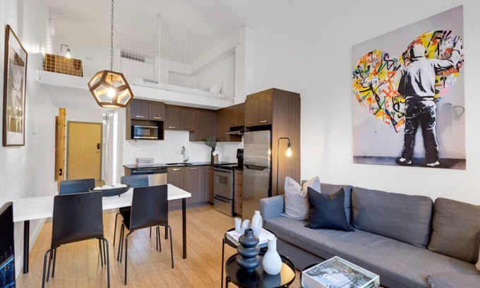 Plateau Mont Royal Apartamento | Liv MTL* 55% Off * Main 306 Rare 1BR + Mezzanine | Relaxed Getaway + Spacious + Office + Pets Stay Free!
