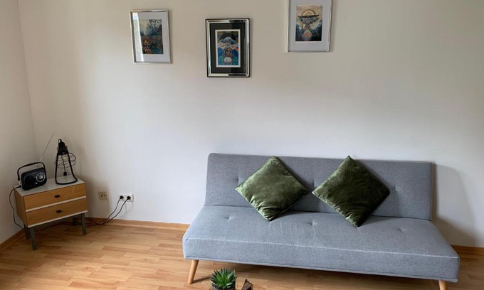 Lindenau Apartamento | Live easy with balcony,Netflix, quiet, close to Football stadium, direct train connection, Espresso maker