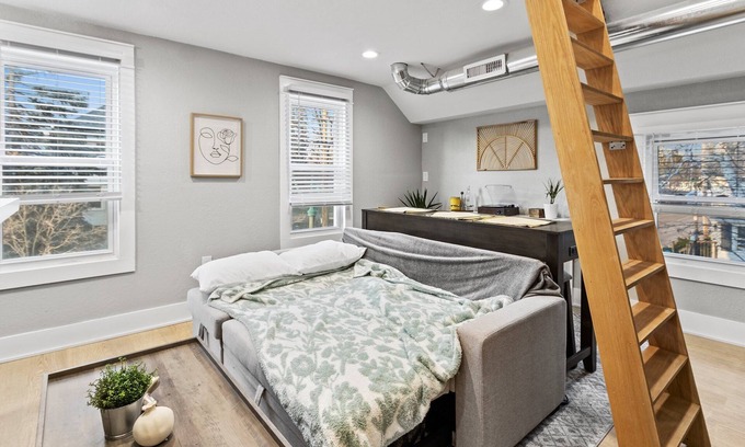 Village of Germantown Apartamento | Live in Chic and Comfort: Experience Our Thoughtfully Designed 1 Bed with Loft!