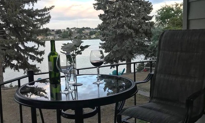 Moses Lake Casa | Live Life on the Lake! Lakefront Moses Lake