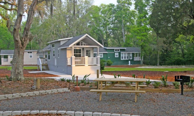Freeport Otro | Live Oak Landing