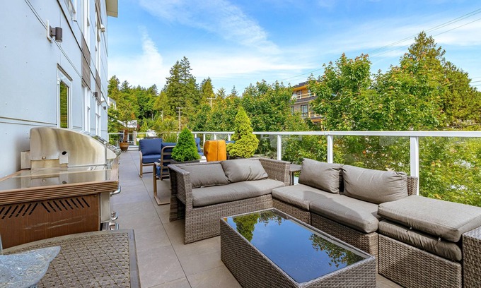 Cordova Bay Condominio | Live the dream in the Haro