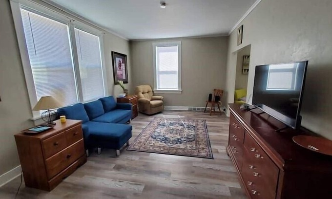 Two Rivers Apartamento | Live. Work. Play. Charming Riverfront Apt in Two Rivers!