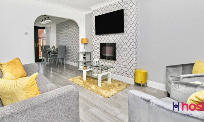 Liverpool Casa | Cosy family home| by hospital | Aintree | parking