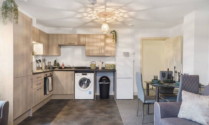 George Green Apartamento | Livestay Stylish 2 Bed 2 Bath Heathrow Apartment