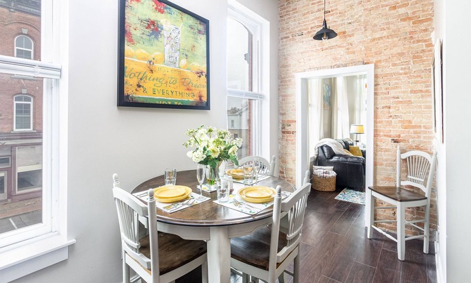 Constantine Apartamento | ⭐️⭐️Living Large Downtown Constantine: Luxury Apartment Sleeps 4, Best Value⭐️⭐️