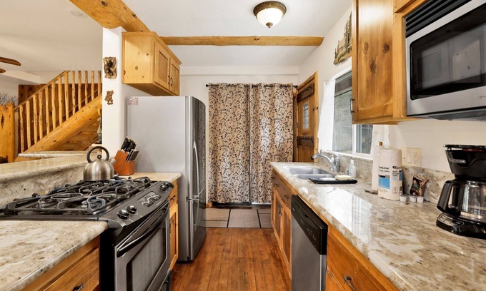 Big Bear City Cabina | Living LOG Cabin #1494