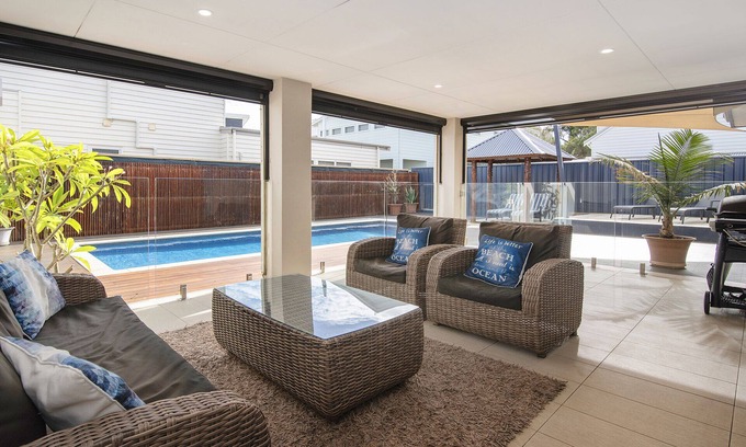 Quindalup Casa | Living the Dream- Pool, WIFI, Arcade Machine, Ping Pong