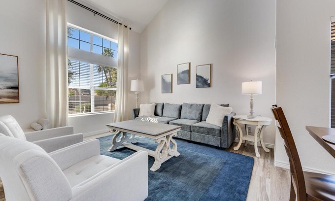 Foothills Casa | Living Under Par