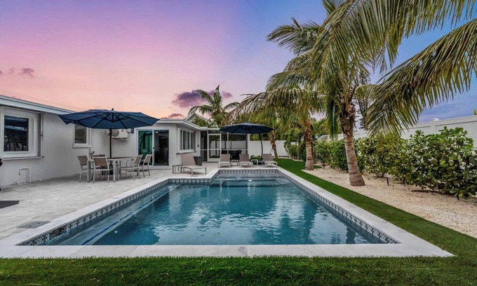 Holmes Beach Casa | LivingGood by Duncan Real Estate