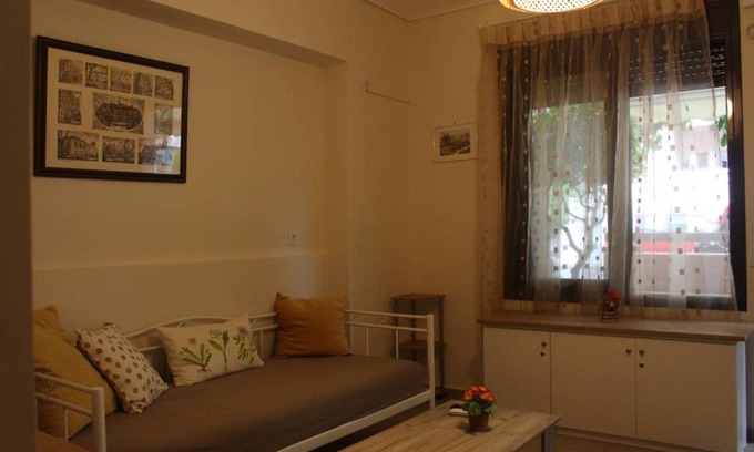 Nikaia-Agios Ioannis Rentis Apartamento | Liza's ground floor apartment