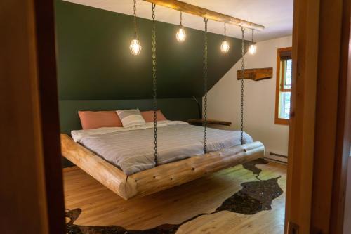 Wevertown Cabina | Llama House ADK