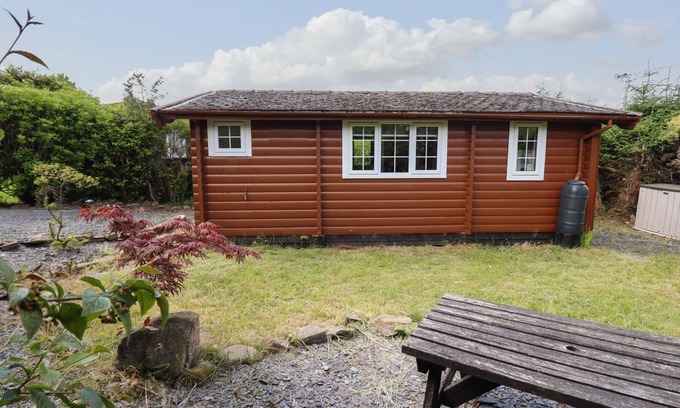 Bronaber Cabaña | LLETY CLYD, NO. 188, pet friendly, with a garden in Trawsfynydd