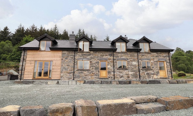 Llanwddyn Cabaña | Llety Dewi